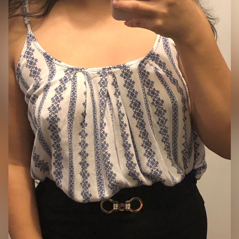 A blue top 💙